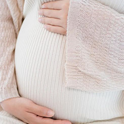 ”她同时🤱🤧aa69代孕担任华盛📭顿大学保➕💂‍♀️罗 ·👍G· 🚽🌶